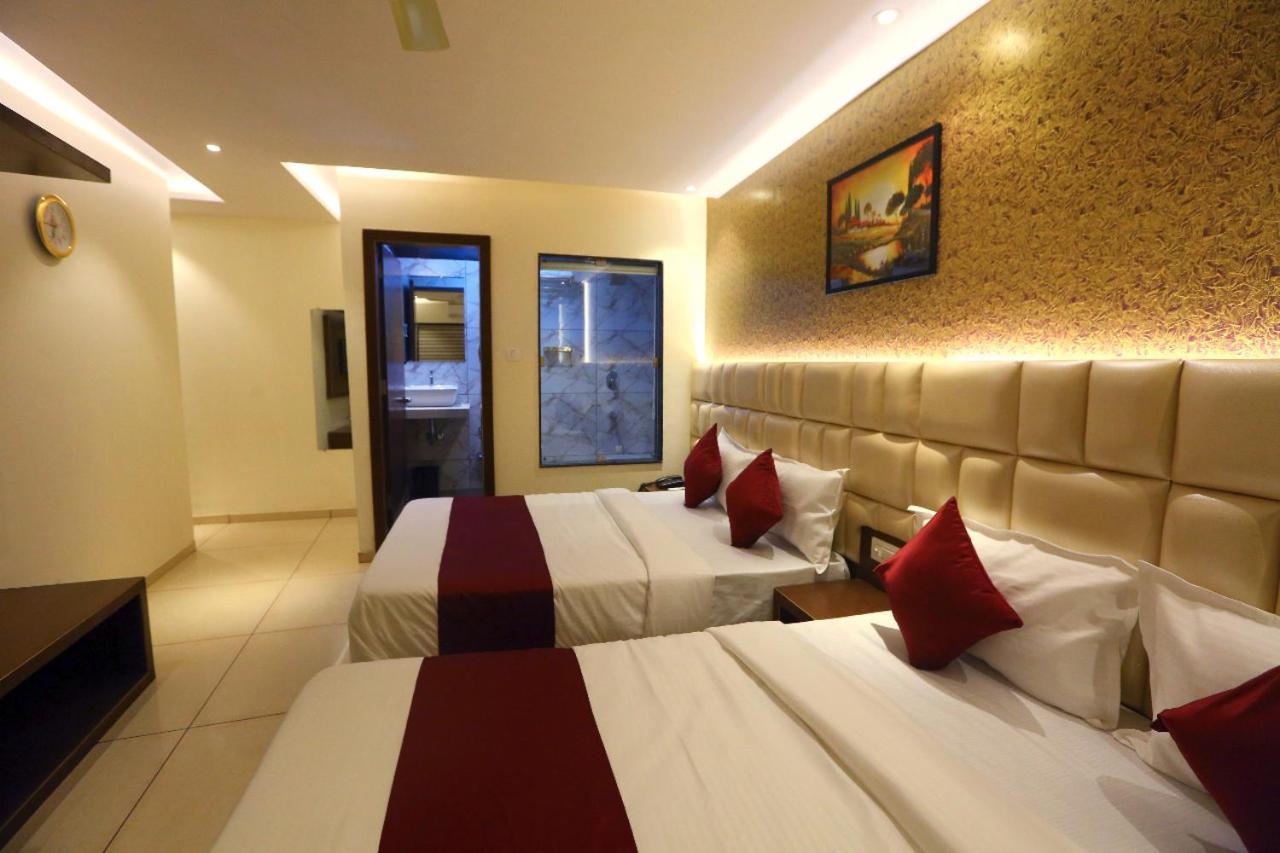 Hotel Hindustan Residency ターネー エクステリア 写真