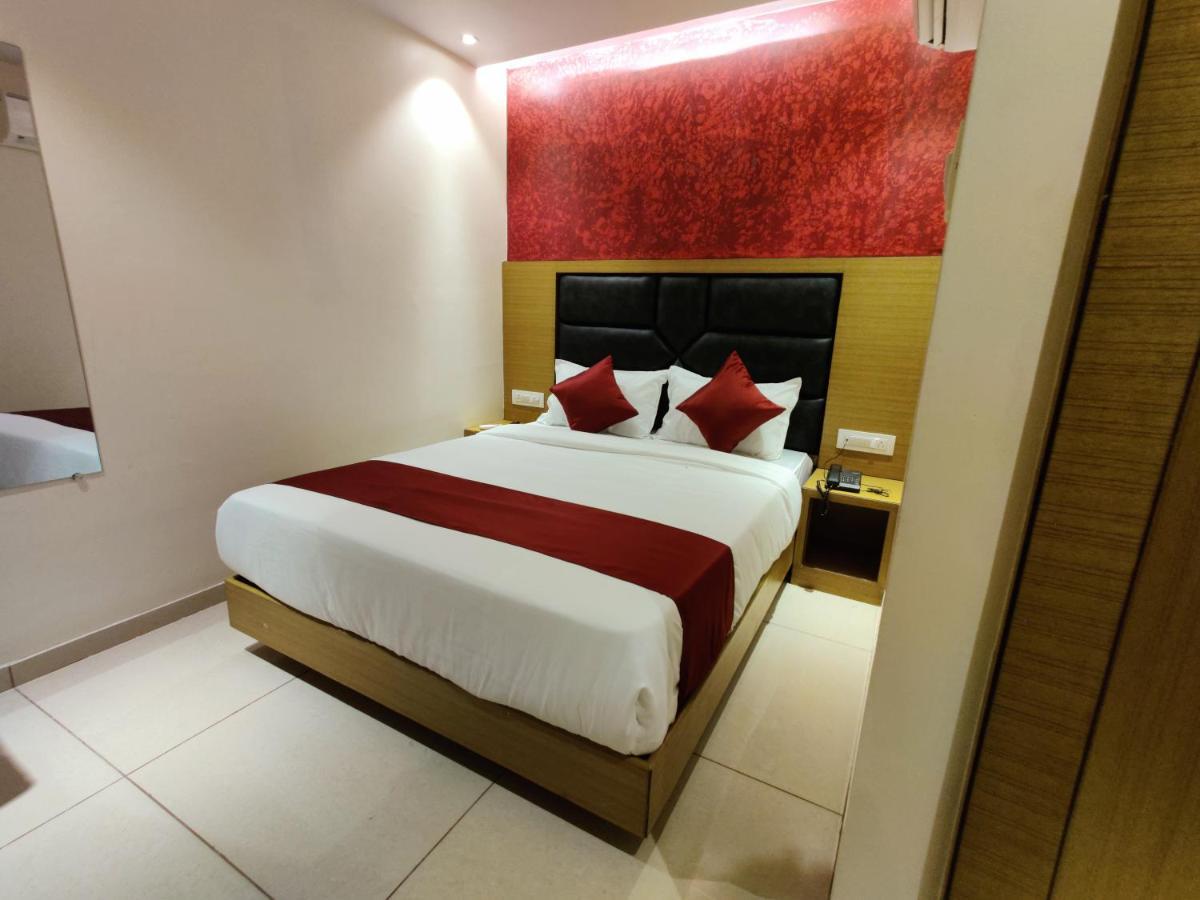 Hotel Hindustan Residency ターネー エクステリア 写真